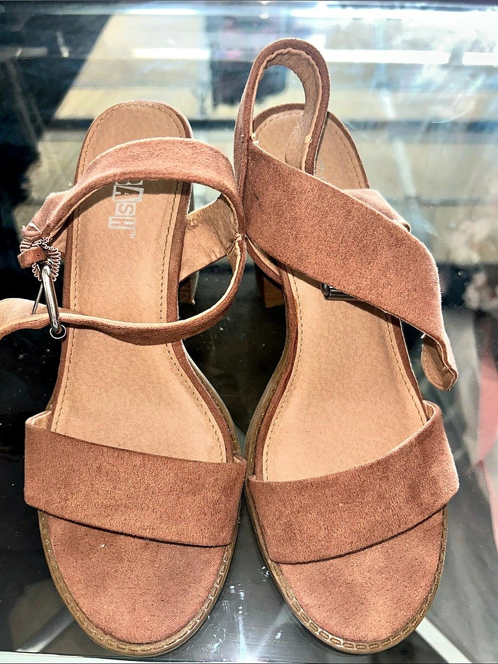 Women's Heeled Sandals in brown- size US 8